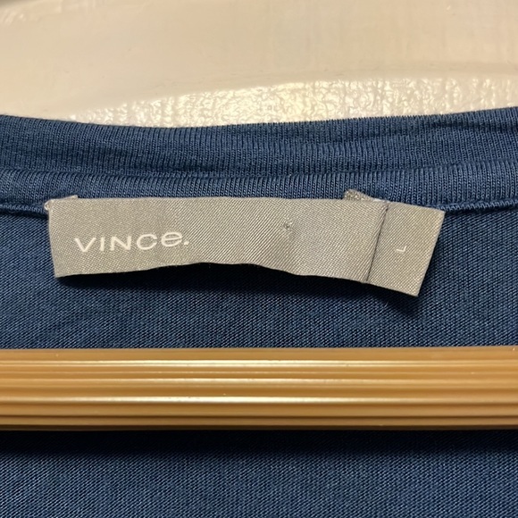 Vince Tshirt. Size L - Picture 2 of 4